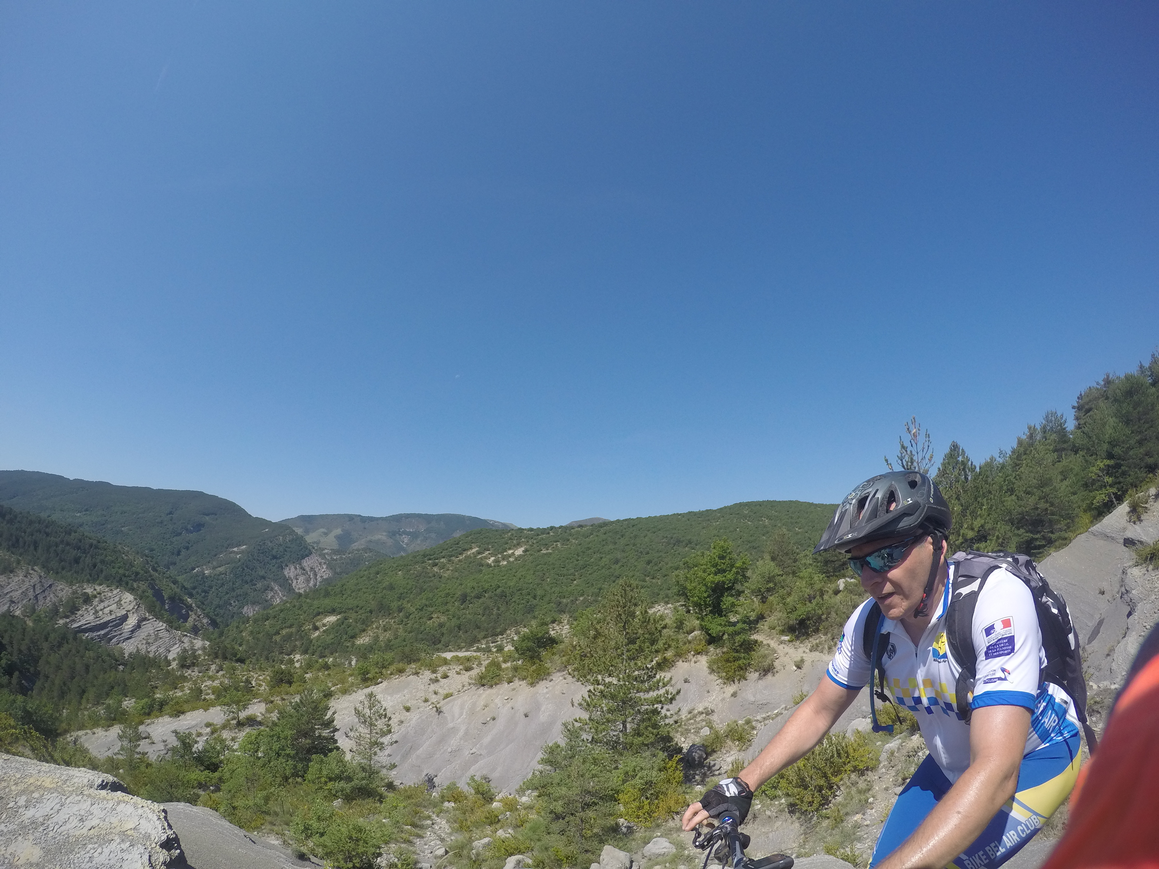 DCIM100GOPROGOPR2433.